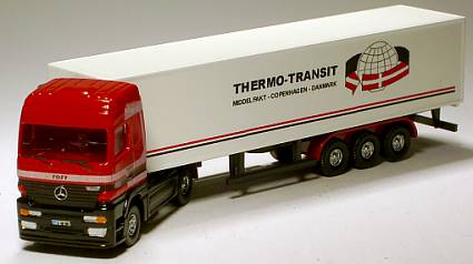 1040 MB Actros-Koffersattelzug THERMO TRANSIT vorn Internet 1040 MB Actros-Koffersattelzug THERMO TRANSIT vorn Internet