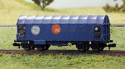 1469 ROCO Schiebeplanen-Wagen IRS Internet