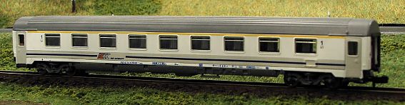 1501 ROCO Personenwagen PKP 6151 19-90 032-7 1 Klasse Internet gross