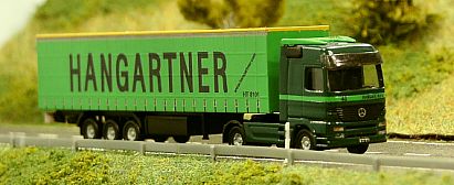 1538 HERPA Gardinenplanen-Sattelzug - HANGARTNER - vorn - Internet