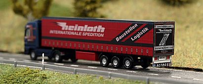 1574 HERPA MB Actros Gardinenplanen-Sattelzug  --  heinloth - hinten - Internet