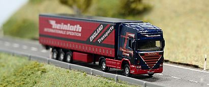 1577 HERPA SCANIA  Gardinenplanen-Sattelzug  heinloth - vorn - Internet