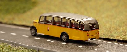 1583 Saurer Bus lang - hinten - PTT - Internet