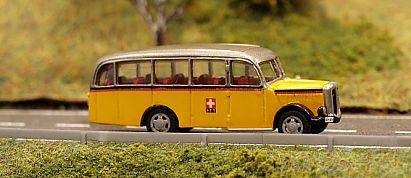 1584 Saurer Bus kurz - rechts - PTT - Internet