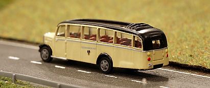 1585 Saurer Bus - lang Schiebedach - hinten - AT - Internet