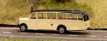 1585 Saurer Bus - lang Schiebedach - links - AT - Internet
