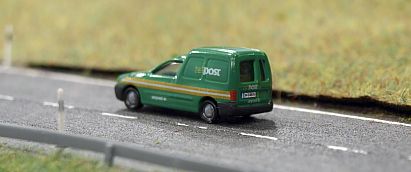 1590 RIETZE -- VW Caddy - Irland Post - hinten - Internet gross