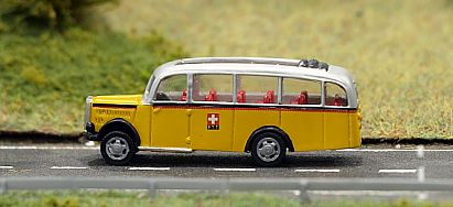 1600 Saurer Bus kurz Schiebdach - links - PTT - Internet