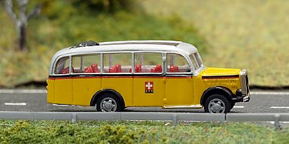 1600 Saurer Bus kurz Schiebdach - rechts - PTT- Internet