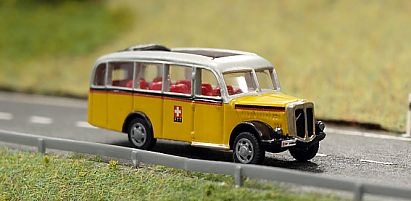 1600 Saurer Bus kurz Schiebdach - vorn - PTT - Internet