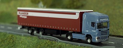 1616 HERPA SCANIA Gardinenplanen - Sattelzug - PLANZER - rechts vorn - Internet 1616 HERPA SCANIA Gardinenplanen - Sattelzug - PLANZER - rechts vorn - Internet