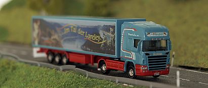 1622 HERPA SCANIA Koffer-Sattelzug - vorn - Heuser - Internet