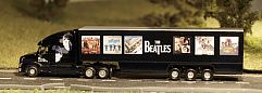 1628 KATO VOLVO VNL 780 - HERPA Grossraum - Kofferauflieger - links - Beatles - 40