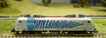 1632 MINITRIX - E-Lok BR 185.2 --12596 - RAIL POOL - Lokomotion 186 102-0 - links - Internet