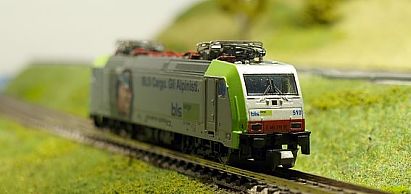 1634 MINITRIX - E-Lok BR 185.2 --12596 - bls - Alpinisten - 510 - vorn - Internet