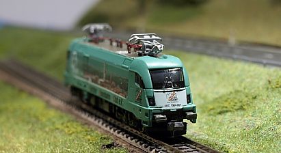 1641 Hobbytrain Taurus - Vereinslok FEC F�rth  -- FEC 1984-001 - vorn rechts - Internet