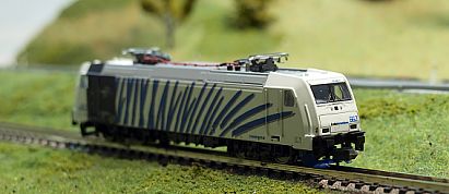 1652 MINITRIX - E-Lok - Lokomotion 185 662-4 - vorn - Internet