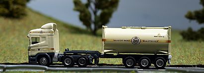 1659 HERPA SCANIA Zugmaschine - Umbau - mit Flüssigkeitscontainer - WARSTEINER - links - Internet 1659 HERPA SCANIA Zugmaschine - Umbau - mit Flüssigkeitscontainer - WARSTEINER - links - Internet