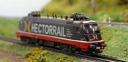 1669  Hobbytrain Taurus 219671 - HECTORRAIL 242 001 - Vorn - Internet
