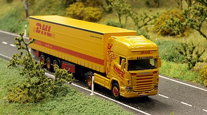 1689 HERPA - SCANIA Gardinenplanen-Sattelzug - RMFK - vorn - Internet 1689 HERPA - SCANIA Gardinenplanen-Sattelzug - RMFK - vorn - Internet