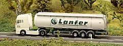 1704 lackieren und beschriften -- HERPA - MAN Tank-Sattelzug - links - 40