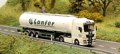 1704 lackieren und beschriften -- HERPA - MAN Tank-Sattelzug - vorn - Internet 1704 lackieren und beschriften -- HERPA - MAN Tank-Sattelzug - vorn - Internet