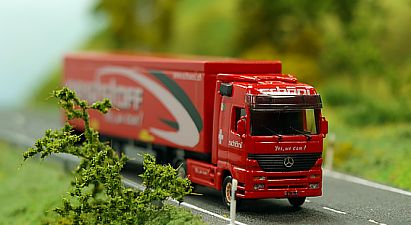 1755 MB Actros Reststoff-Sattelzug- SCHÖNI - vorn - Internet 1755 MB Actros Reststoff-Sattelzug- SCHÖNI - vorn - Internet