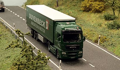 1757 MAN Gardinenplanen-Sattelzug - Duvenbeck -  vorn - Internet