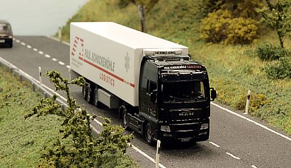 1758 MAN Kühlkoffer-Sattelzug - Schockemöhle - vorn - Internet 1758 MAN Kühlkoffer-Sattelzug - Schockemöhle - vorn - Internet