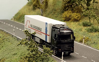 1762 MB Actros Kühlkoffer-Sattelzug - Schockemöhle - vorn - Internet 1762 MB Actros Kühlkoffer-Sattelzug - Schockemöhle - vorn - Internet