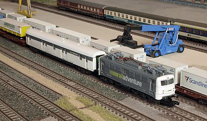 1763 - 1764  Fleischmann - 8189 - railadventure Begleitwagen und Fleischmann - 7333 - E-Lok -  railadventure 139 558-1 - Bild 3 - Internet