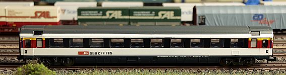 1766 MINITRIX  - SBB-Eurocity-Refit - 1 Klasse-Wagen-Apm-Bpm-27495-01 - Seite 1 - Internet gross