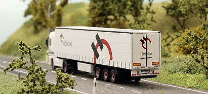 1778 MB Actros Gardinenplanen - Sattelzug -- HOLCIM - hinten - Internet
