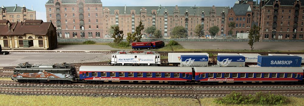 1781 MINITRIX - E-Lok - 110 426-4 zu einer  80 Jahre Autozug 115  509-2 -  komplett 2 - Automatikbilderrahmen 2