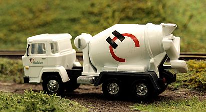 1784 MAN Betonmischer -- HOLCIM - links - Internet