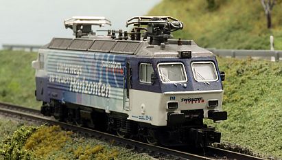 1798 ROCO RE 4-4 - SOB 446 unterwegs zu neuen Horizonten - vorn 2 - Internet