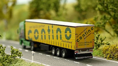 1812 SCANIA Gardinenplanen Sattelzug - Contino-Breavheart - hinten - Internet 1812 SCANIA Gardinenplanen Sattelzug - Contino-Breavheart - hinten - Internet