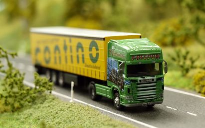 1812 SCANIA Gardinenplanen Sattelzug - Contino-Breavheart - vorn - Internet 1812 SCANIA Gardinenplanen Sattelzug - Contino-Breavheart - vorn - Internet