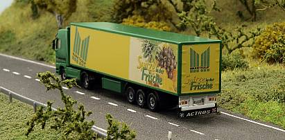 1843 MB Actros K�hlkoffer - Sattelzug - MARKTKAUF - hinten - Internet