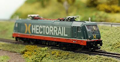 1867  MINITRIX 12195 --- 185.2 - HECTORRAIL 241.004-9 R2D2 - Stirn - Internet
