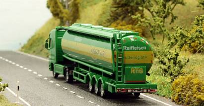 1875 HERPA - MB Actros- Tankauflieger - AGRAVIS Silo-Sattelzug - hinten - Internet 1875 HERPA - MB Actros- Tankauflieger - AGRAVIS Silo-Sattelzug - hinten - Internet