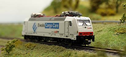 1877 MINITRIX  12195 - 185 581-6 EWALS CARGO - Stirn - Internet