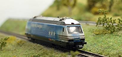 1884 KATO Re 4-4-460 -- SBB Re 460024 - Zugkraft Aargau - Stirn - Internet