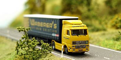 1897 ROCO - VOLVO - Gardinenplanen-Sattelzug - WABERERS - vorn - Internet 1897 ROCO - VOLVO - Gardinenplanen-Sattelzug - WABERERS - vorn - Internet