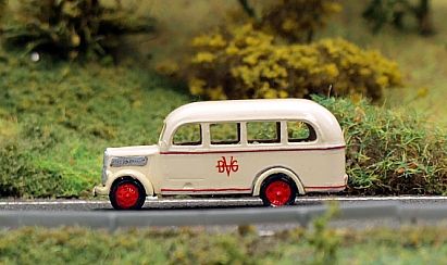 1901 MZZ - Opel  - BVG Buss - links - Internet gross