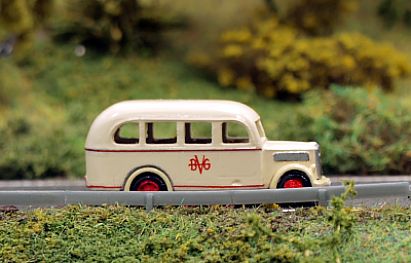 1901 MZZ - Opel  - BVG Buss - rechts - Internet gross