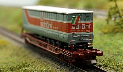 1903 Taschenwagen-Gardinenplanen-Auflieger - sch�ni -hinten - Internet