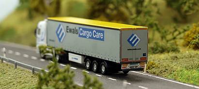 1909 MB Actros - Gardinenplanen - Sattelzug - Ewals Cargo Care - hinten - Internet 1909 MB Actros - Gardinenplanen - Sattelzug - Ewals Cargo Care - hinten - Internet