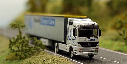 1909 MB Actros - Gardinenplanen - Sattelzug - Ewals Cargo Care - vorn - Internet 1909 MB Actros - Gardinenplanen - Sattelzug - Ewals Cargo Care - vorn - Internet