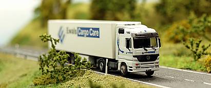 1921 Kühlkoffer - Sattelzug (Basismodell HERPA) - Ewals Cargo Care - vorn - Internet 1921 Kühlkoffer - Sattelzug (Basismodell HERPA) - Ewals Cargo Care - vorn - Internet